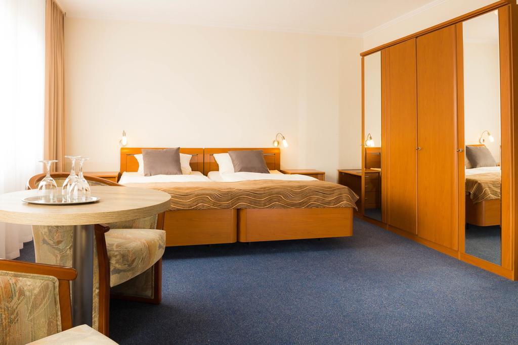 Strand Hotel Nordsee, Hotel Deichlaeufer Tossens Exteriér fotografie